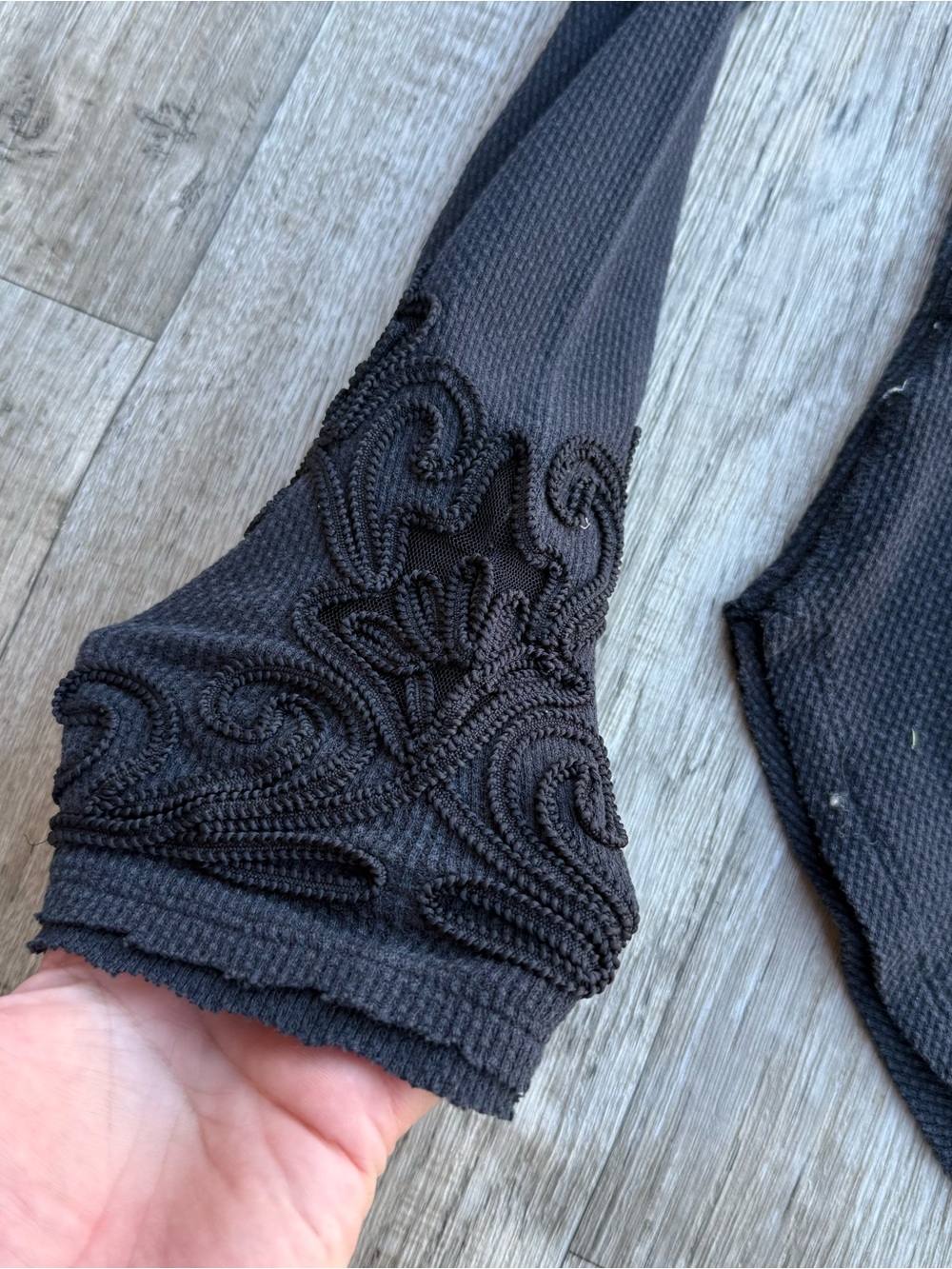 Free People We The Free Thermal Lace Cuffs Long Sleeve Black Top Size Medium - Picture 6 of 6